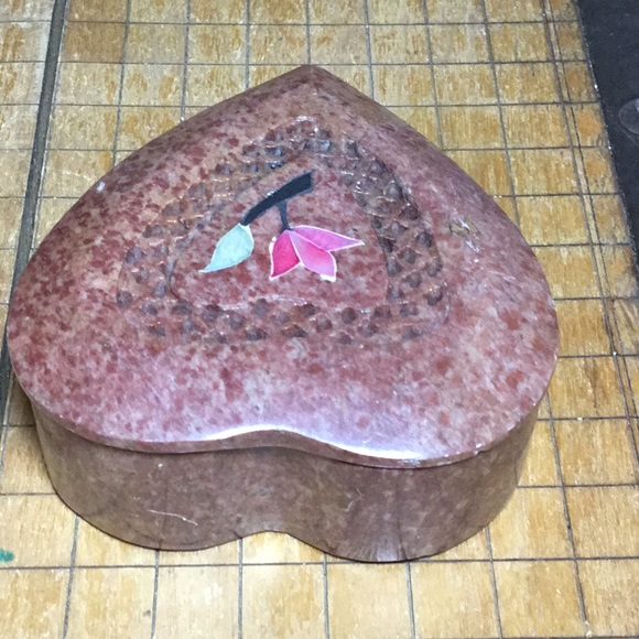 Inlaid Floral Framed by Cut Out Lattice Lid Carved Stone Jewelry Box EVC India - Picture 3 of 9